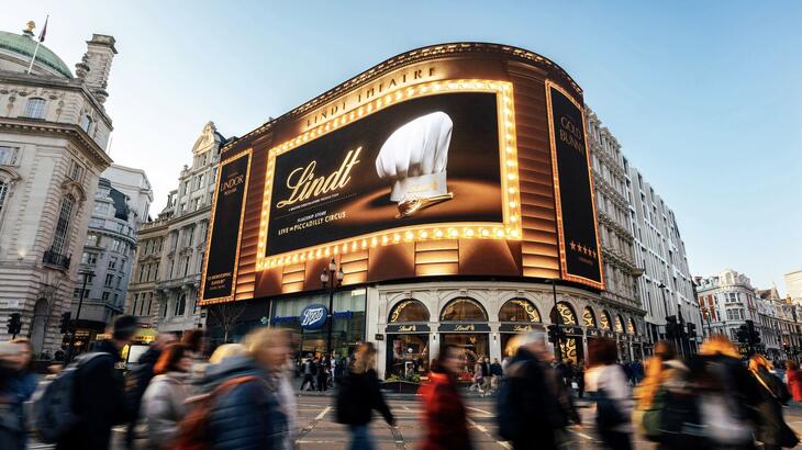 Picccadilly lights 