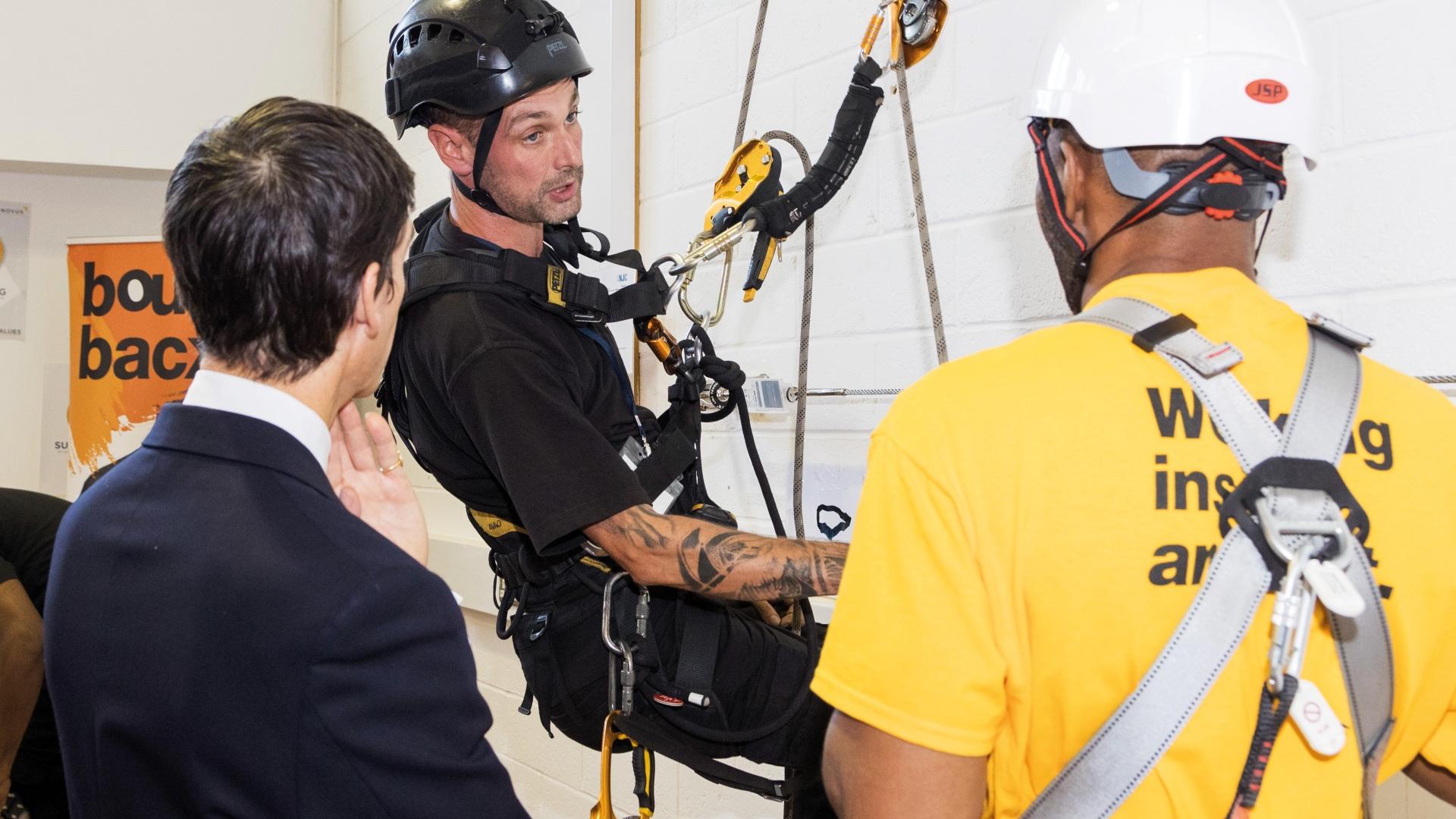Aerial window cleaning academy